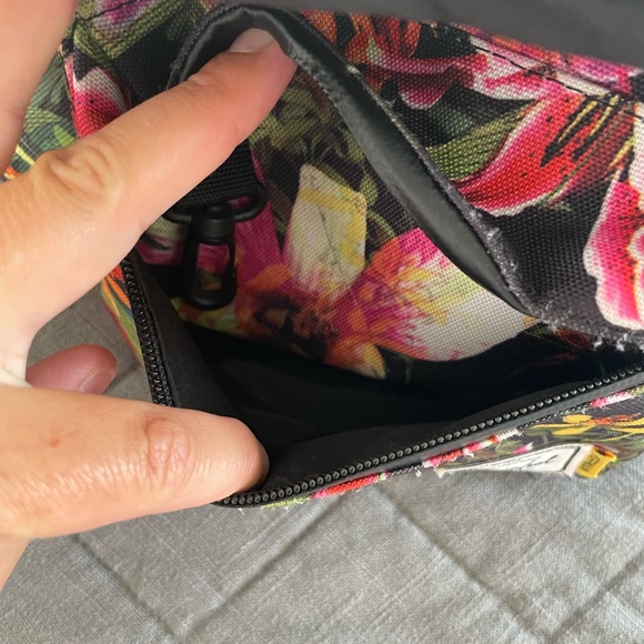 Black Tropical Floral Herschel Fanny Pack - Picture 7 of 7